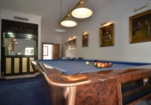 Chalet independiente con terreno en venta en la España, Marbella, ref: TR25823 foto