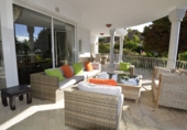 Chalet independiente con terreno en venta en la España, Marbella, ref: TR25823 foto