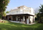 Xalet independent amb terreny en venda a Marbella ref.: TR25871 foto
