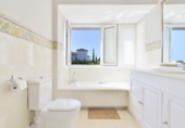 Xalet independent amb terreny en venda a Marbella ref.: TR25909 foto