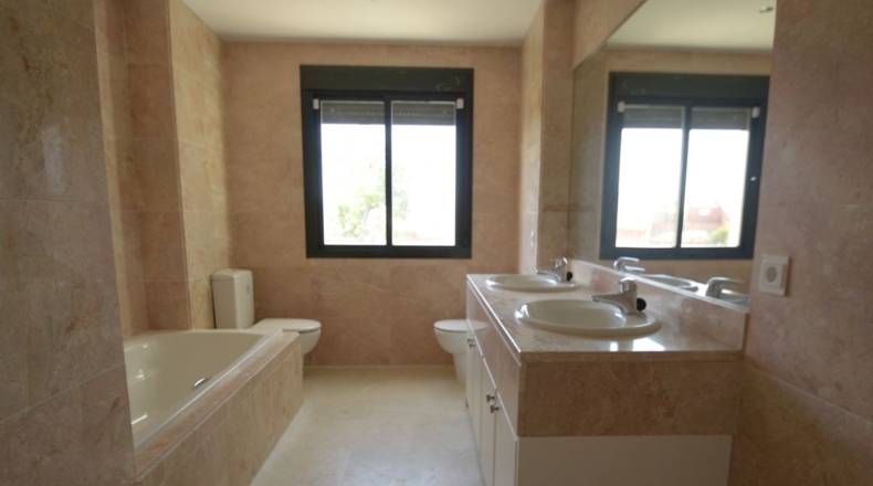 Málaga - Golf Park - 300m2