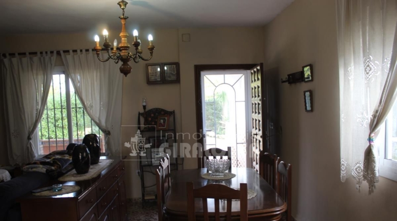 Sevilla - Mairena del Alcor - 2700m2