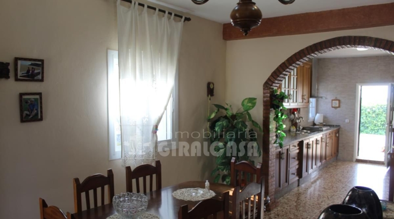 Sevilla - Mairena del Alcor - 2700m2