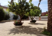 Chalet independiente con terreno en venta en Carmona ref: TR99930 foto