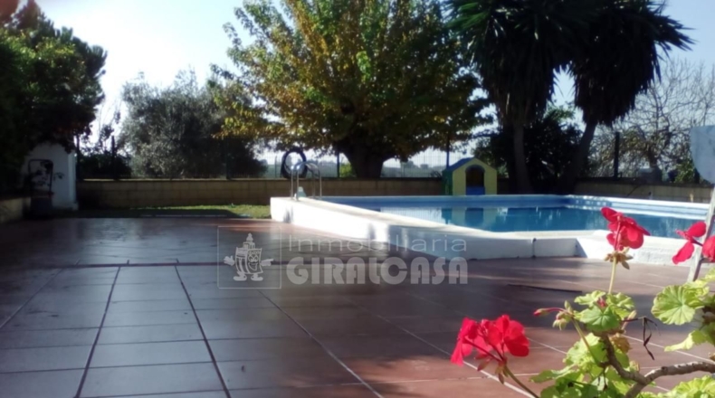 Sevilla - Mairena del Alcor - 2700m2