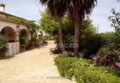 Chalet independiente con terreno en venta en Carmona ref: TR99930 foto