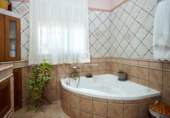 Chalet independiente con terreno en venta en La Guardia de Jaén ref: TR50209 foto