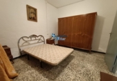Дом с участком на продажу в городе Torreperogil. Фото