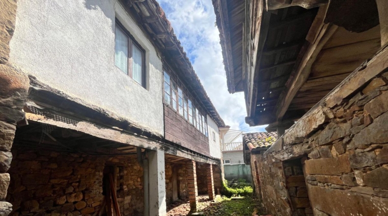 Astúries - Las Corradas - 2575m2