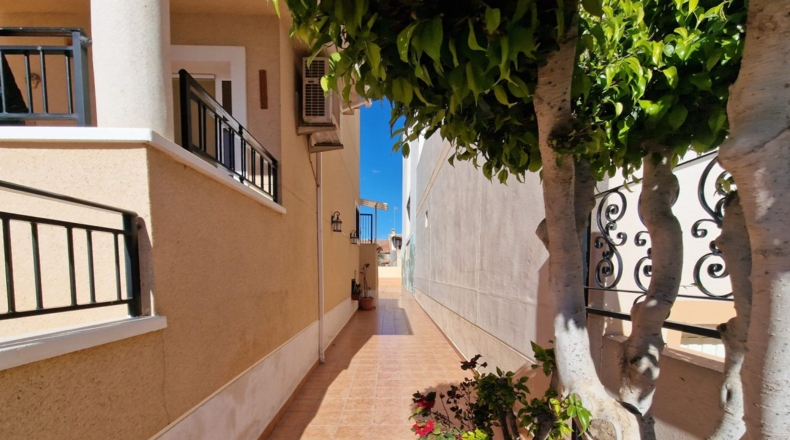 Аликанте - Formentera del Segura - 489m2