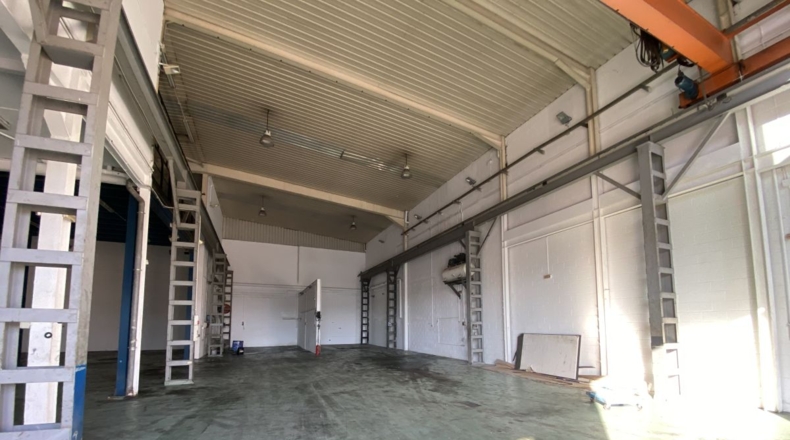 Barcelona - Cornellà de Llobregat - 1000m2