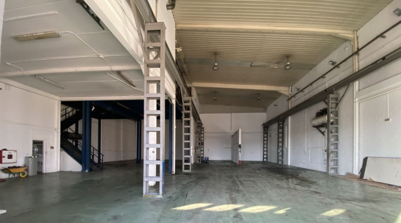 Barcelona - Cornellà de Llobregat - 1000m2