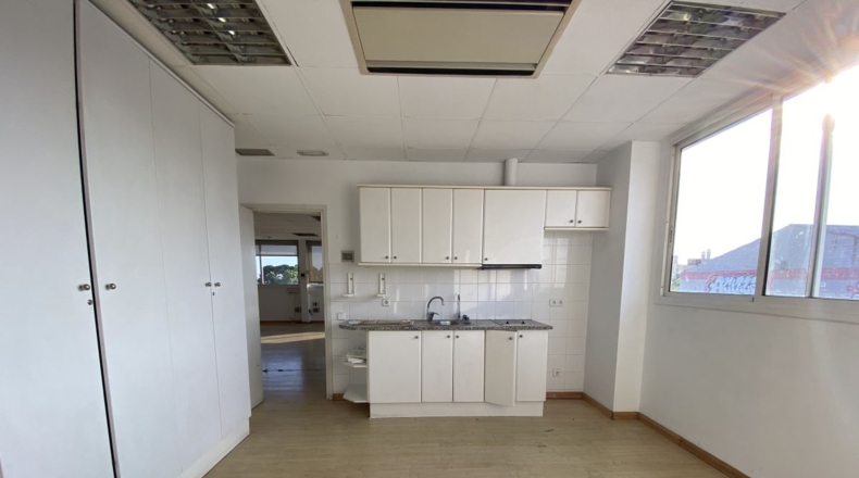 Barcelona - Cornellà de Llobregat - 1000m2