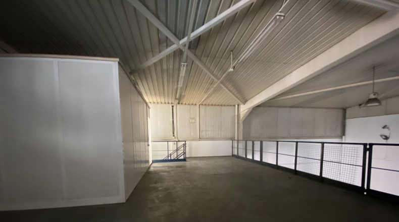 Barcelona - Cornellà de Llobregat - 1000m2