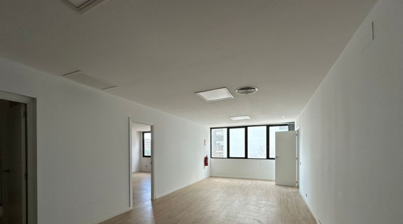 Барселона - Cornellà de Llobregat - 2000m2