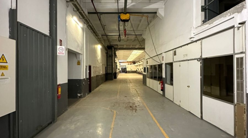 Барселона - Cornellà de Llobregat - 2000m2