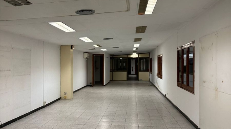 Барселона - Cornellà de Llobregat - 2000m2