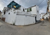 Дом с участком на продажу в городе Frailes. Фото