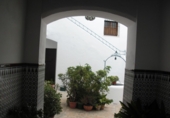 Дом с участком на продажу в городе Vejer de la Frontera. Фото