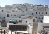 Дом с участком на продажу в городе Vejer de la Frontera. Фото