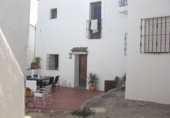 Дом с участком на продажу в городе Vejer de la Frontera. Фото