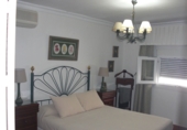 Дом с участком на продажу в городе Vejer de la Frontera. Фото