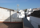 Дом с участком на продажу в городе Vejer de la Frontera. Фото