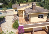 Xalet independent amb terreny en venda a Santa Cristina d'Aro ref.: TR77463 foto