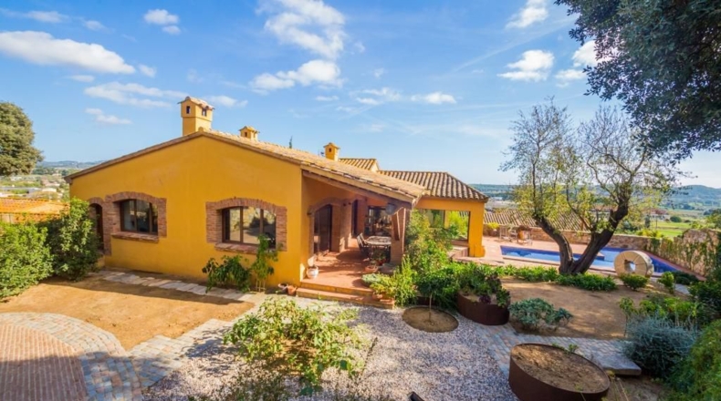 Gerona - Mont-ras - 588m2