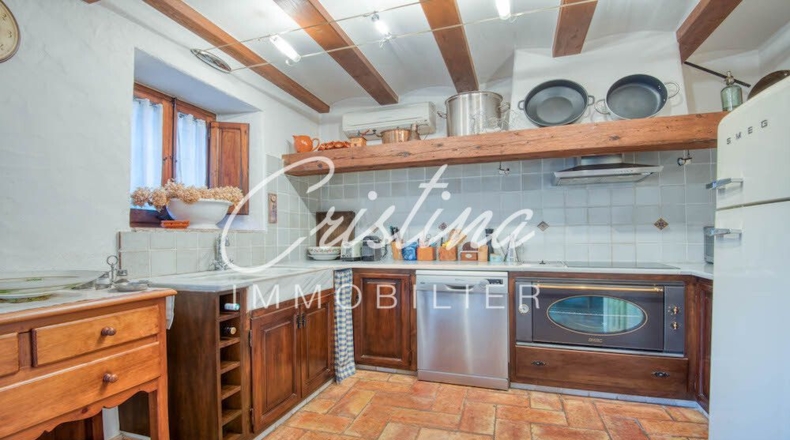 Жирона - Santa Cristina d'Aro - 2136m2