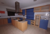 Отдельно стоящий дом с участком на продажу в городе Картахена. Фото