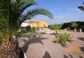 Chalet independiente con terreno en venta en Molina de Segura ref: TR27638 foto