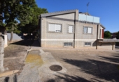 Отдельно стоящий дом с участком на продажу в городе Molina de Segura. Фото