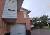 Отдельно стоящий дом с участком на продажу в городе Molina de Segura. Фото