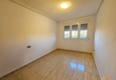 Отдельно стоящий дом с участком на продажу в городе Molina de Segura. Фото