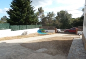 Отдельно стоящий дом с участком на продажу в городе Santa Eulàlia de Ronçana. Фото