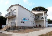 Отдельно стоящий дом с участком на продажу в городе Santa Eulàlia de Ronçana. Фото