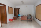 Отдельно стоящий дом с участком на продажу в городе Santa Eulàlia de Ronçana. Фото