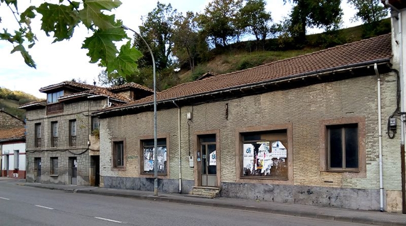 Asturias - Pola de Laviana - 483m2