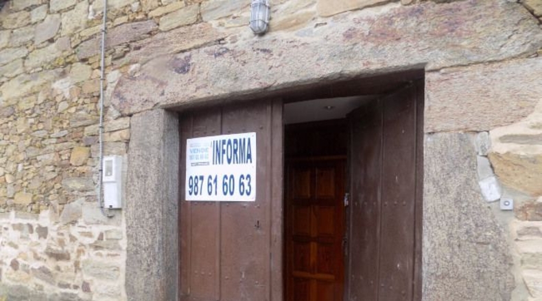 León - Santa Catalina de Somoza - 695m2