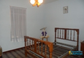 Дом с участком на продажу в городе Nistal. Фото