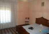Дом с участком на продажу в городе Nistal. Фото