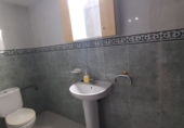 Отдельно стоящий дом с участком на продажу в городе Rasines. Фото