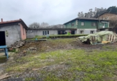 Отдельно стоящий дом с участком на продажу в городе Rasines. Фото