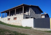 Дом с участком на продажу в городе Maello Фото