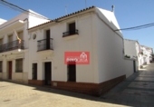 Дом с участком на продажу в городе Cartaya. Фото