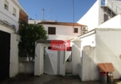 Дом с участком на продажу в городе Cartaya. Фото