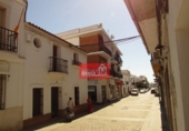 Дом с участком на продажу в городе Cartaya. Фото