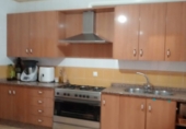 Дом с участком на продажу в городе Pilas. Фото