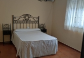 Xalet independent amb terreny en venda a Carmona ref.: TR347184 foto